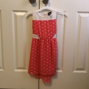 Girl’s sleeveless dress with lace accents